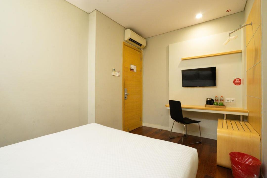 Life Hotel Stasiun Kota Surabaya Exterior foto