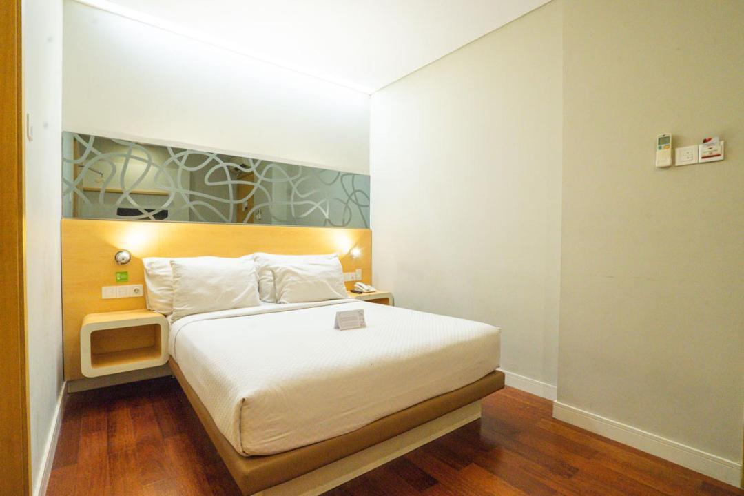 Life Hotel Stasiun Kota Surabaya Exterior foto